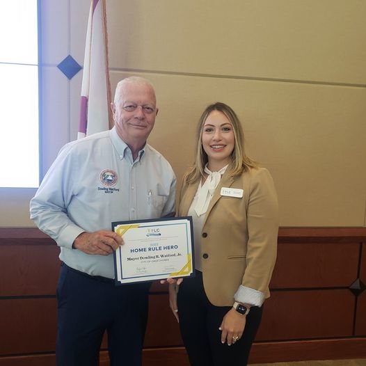 At the June 15, 2022 Florida League of Cities meeting, Mayor Dowling R. Watford, Jr., was presented with the 2022 FLC Home Rule Hero Award! Help us congratulate him on this awesome accomplishment